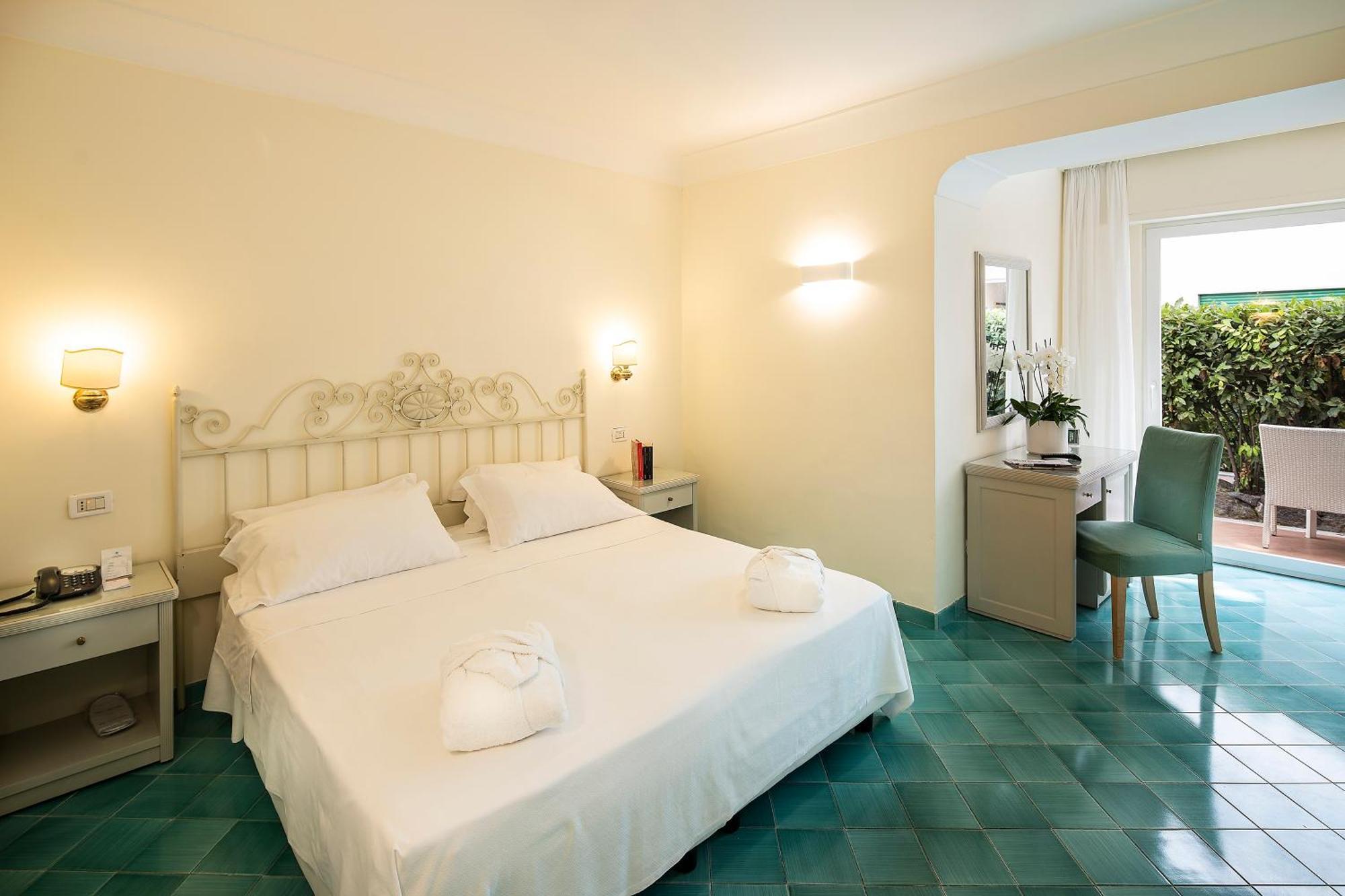 Hotel Continental Mare Иския Екстериор снимка