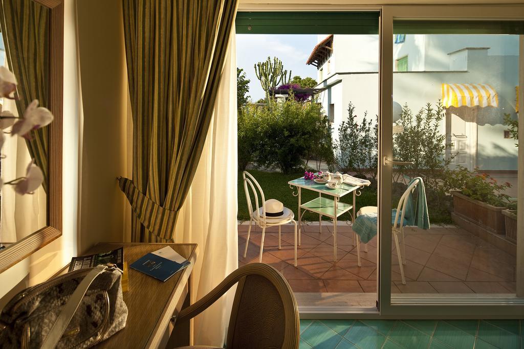 Hotel Continental Mare Иския Екстериор снимка